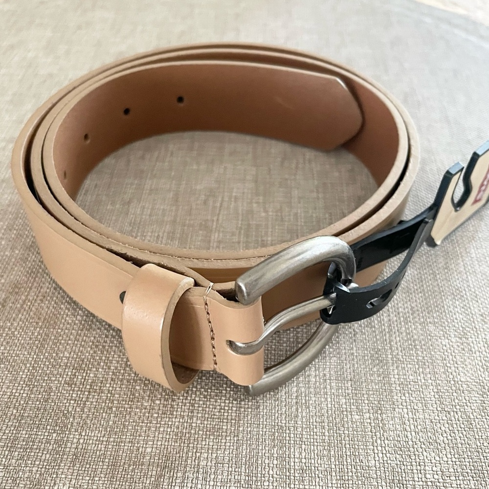 NWT Levi’s Tan Leather Belt